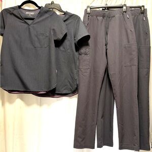 2 sets + extra top Uniform Advantage Movement by Butter-Soft scrub xs/s tall